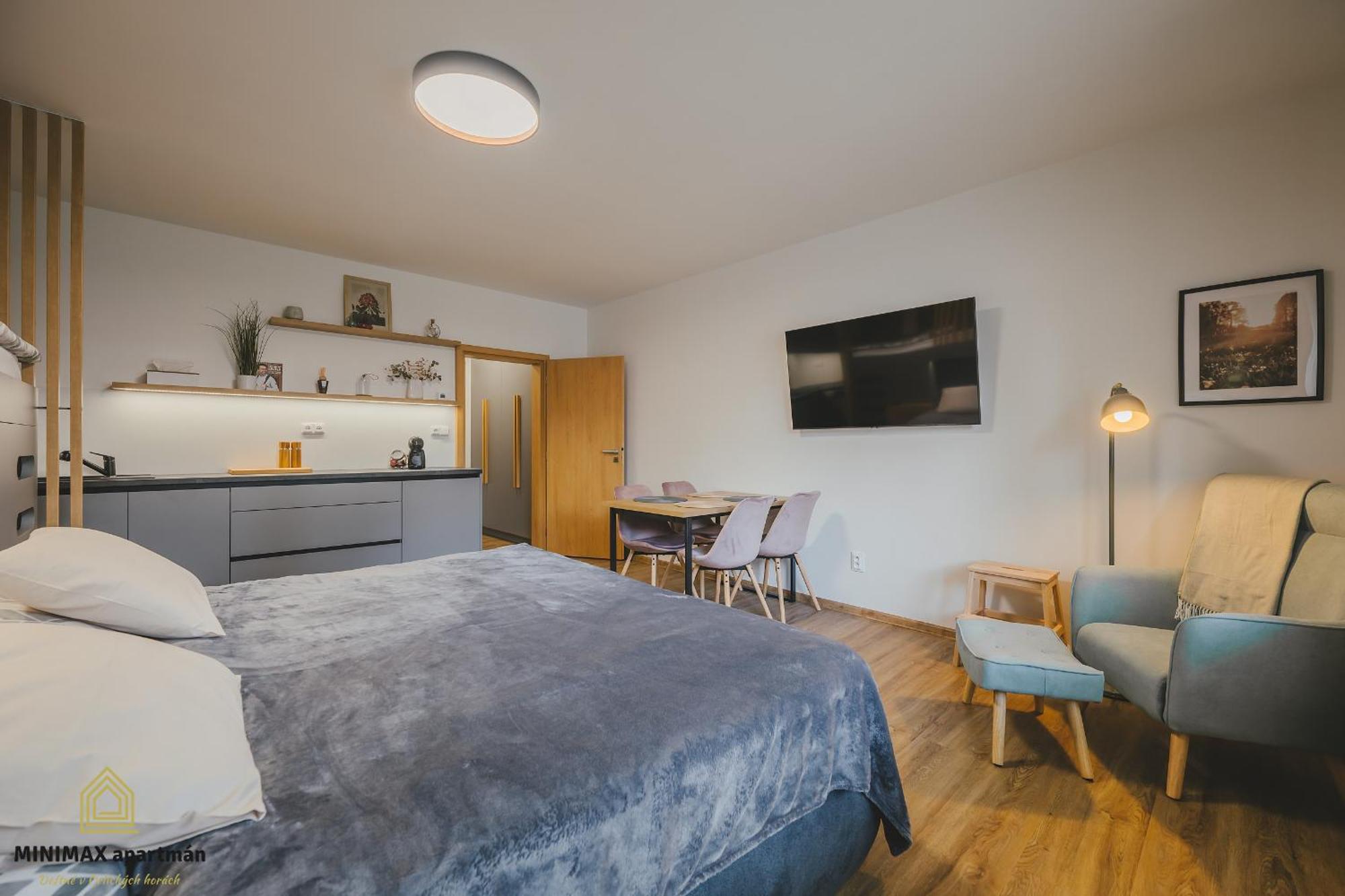 Apartment Minimax